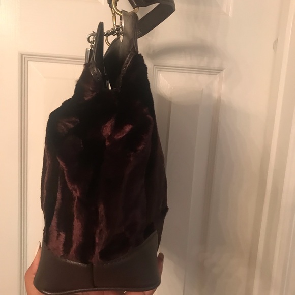 Luxurious VT Luxe Crushed Brown Velvet Handbag - Picture 4 of 8